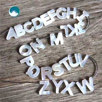26pcs Alfabet, ABC For DIY Brev Shell Smykker Hvid Oprindelige Hot Salg Bogstaverne A-Z Naturlig Perlemor Muslingeskal Charms