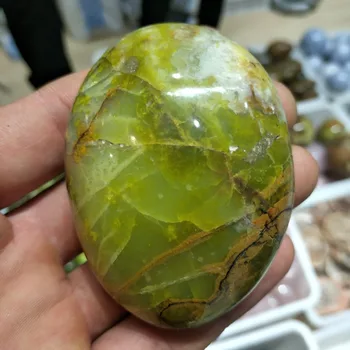 2019 hot 125g Smuk, naturlig grøn opal healing hånd sten Gratis fragt