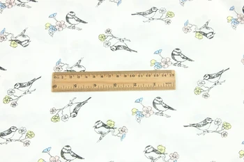 En halv meter almindelig bomuld stof med tegnefilm plum blossom fuglene, håndlavet DIY tøjet børns blød klud A697