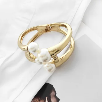 2021 Nye Mode Designer Bijoux Armbånd Til Kvinder Tilbehør Guld Legering Pearl Bangles Statement Smykker