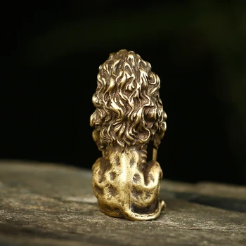 Antik Bronze Velkommen Shiled Lion King Statue Hjem Feng Shui Dekorationer Heldig Kobber Ugle Miniature Figurer Tabel Pynt