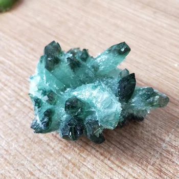 200-250g Naturlige grønne spøgelse cluster krystal Kvarts Cluster Prøve Healing Mineral Sten