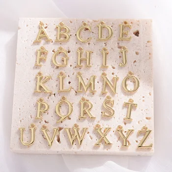Ny stil 104pcs/masse bogstaver i et alfabet form legering flydende medaljon vedhæng diy smykker øreringe/armbånd/halskæde tilbehør